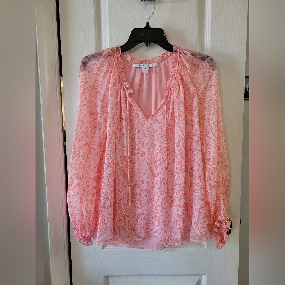 Diane von Furstenberg DVF Wynn 100% Silk Peasant V-Neck Blouse Pink Size 6